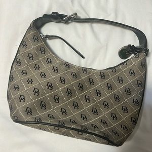 Dooney and Bourke purse. Great condition